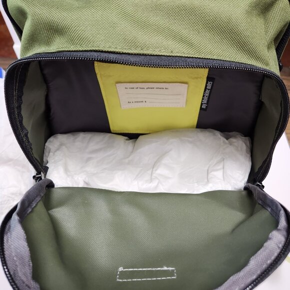 NWT Moleskine Nomad Medium Backpack Bag Padded Unisex Green - Picture 13 of 16